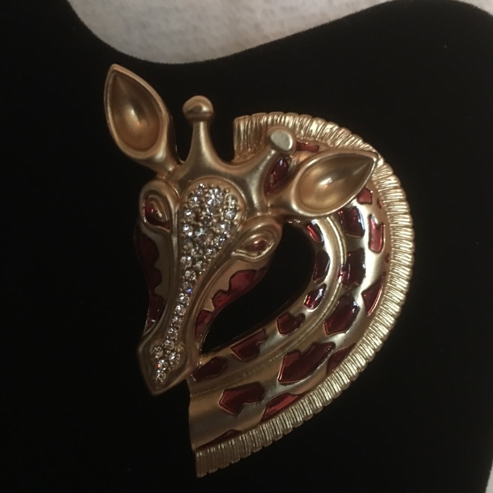 Brooch